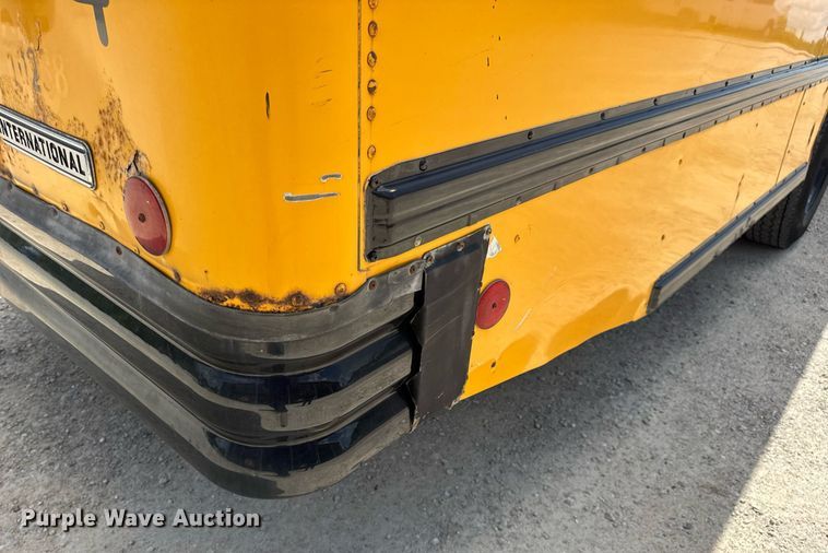 image for item DV4022 2002 International 3000IC school bus