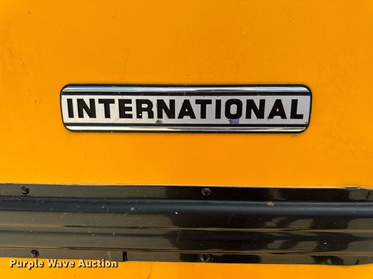 image for item DV4022 2002 International 3000IC school bus