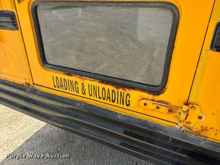 image for item DV4022 2002 International 3000IC school bus