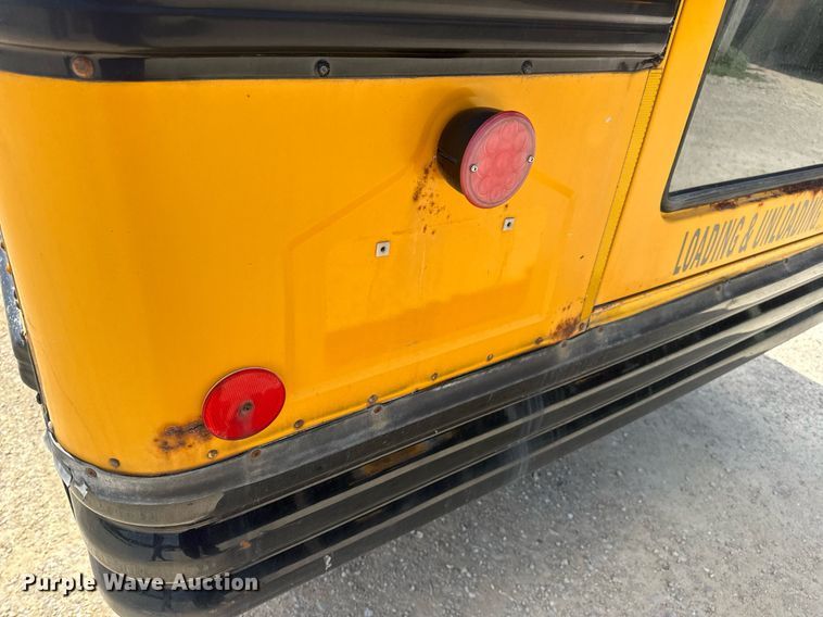 image for item DV4022 2002 International 3000IC school bus