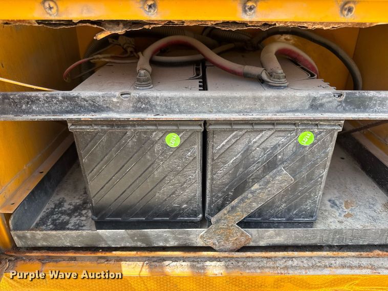 image for item DV4022 2002 International 3000IC school bus