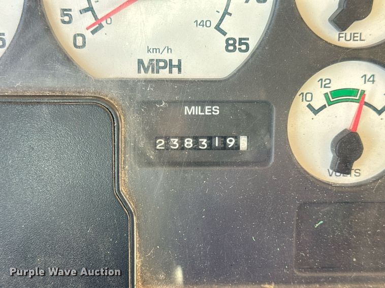 image for item DV4022 2002 International 3000IC school bus