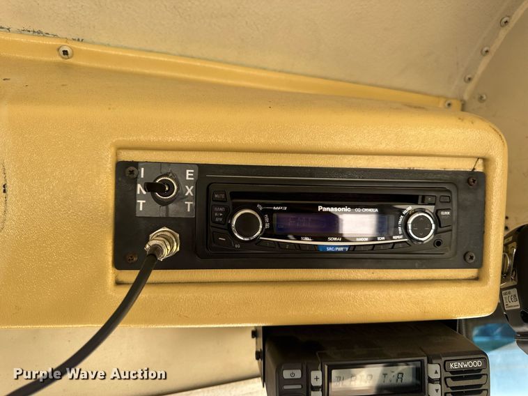 image for item DV4022 2002 International 3000IC school bus