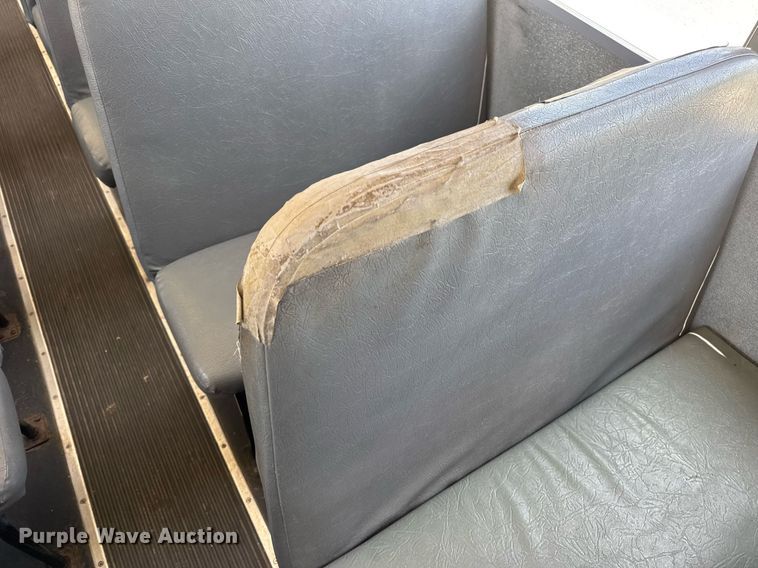 image for item DV4022 2002 International 3000IC school bus