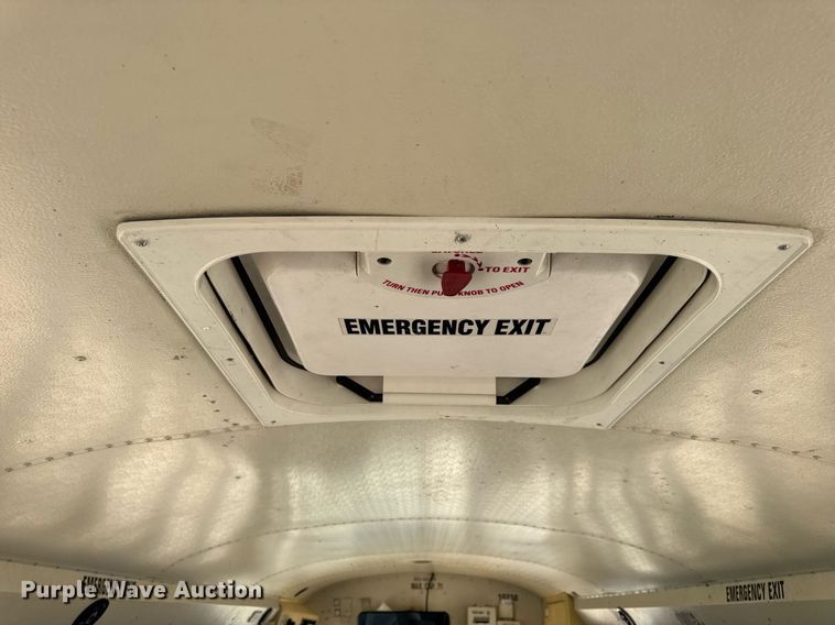 image for item DV4022 2002 International 3000IC school bus