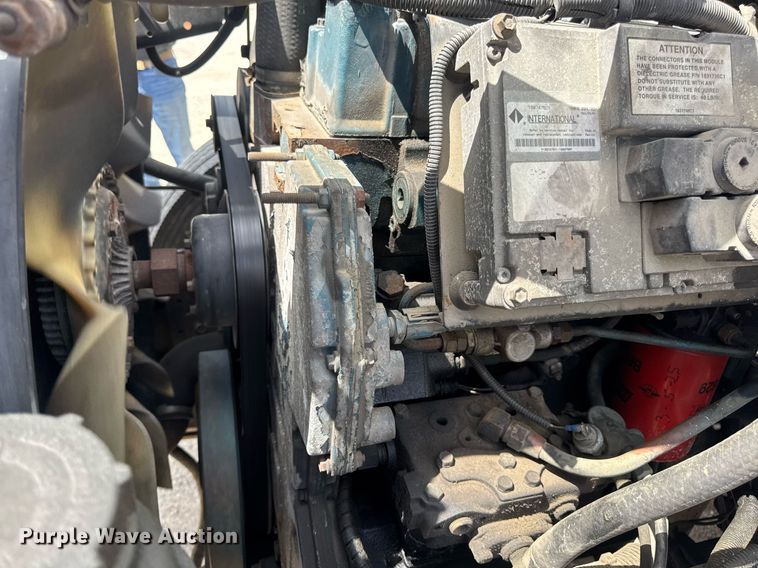 image for item DV4022 2002 International 3000IC school bus