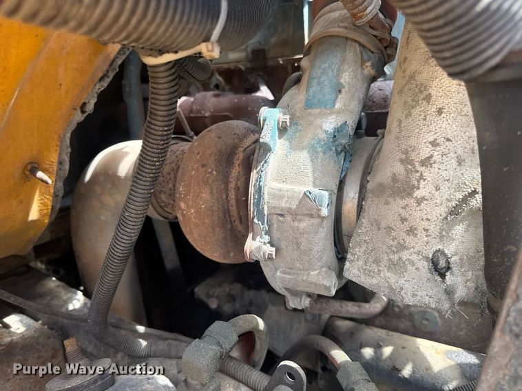 image for item DV4022 2002 International 3000IC school bus