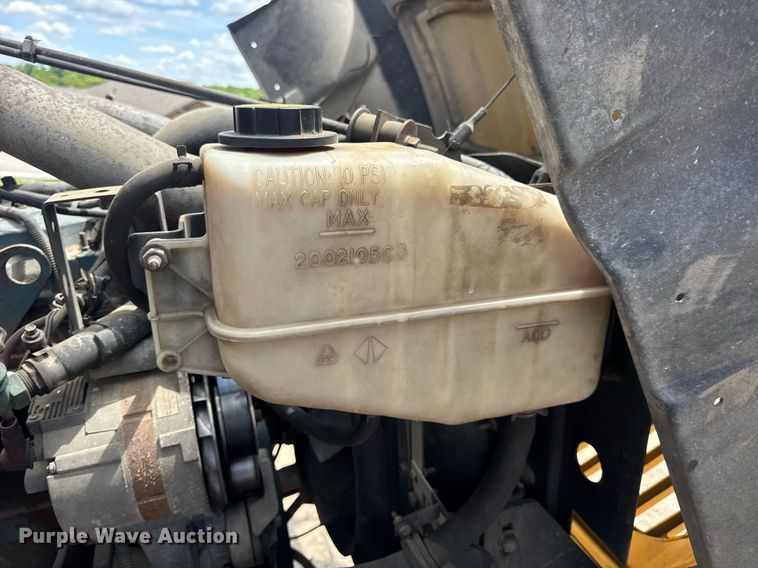 image for item DV4022 2002 International 3000IC school bus