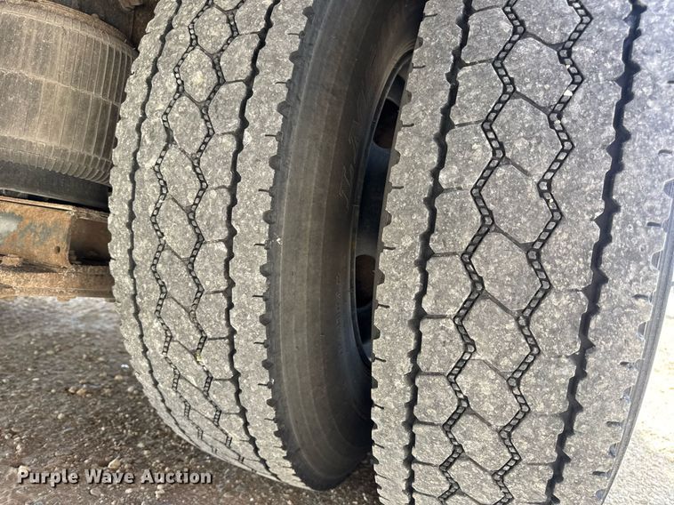 image for item DV4022 2002 International 3000IC school bus