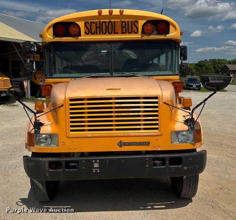 image for item DV4023 2002 International 3800 school bus