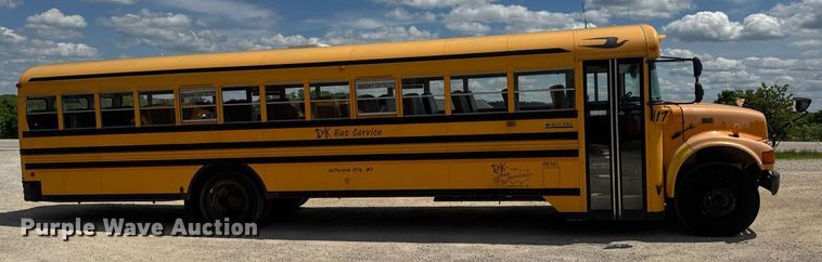 image for item DV4023 2002 International 3800 school bus