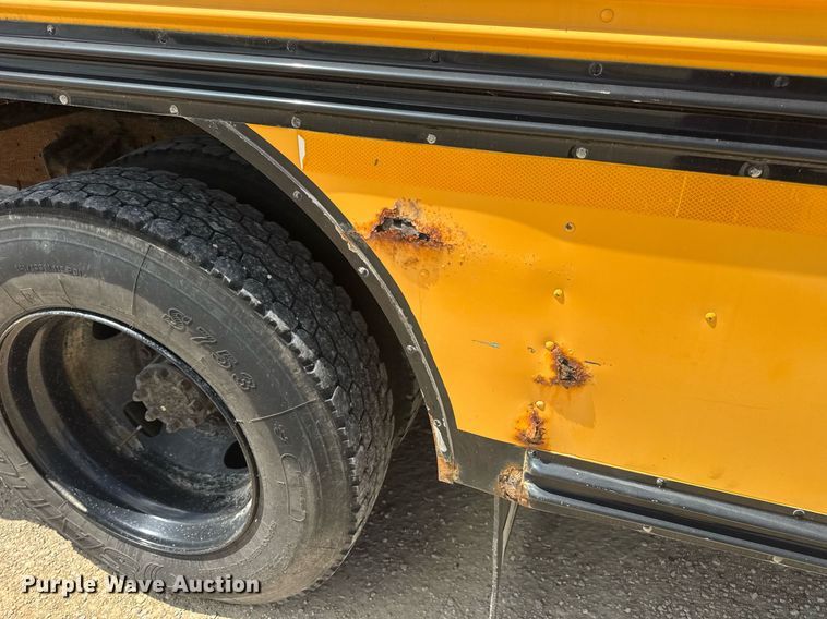 image for item DV4023 2002 International 3800 school bus