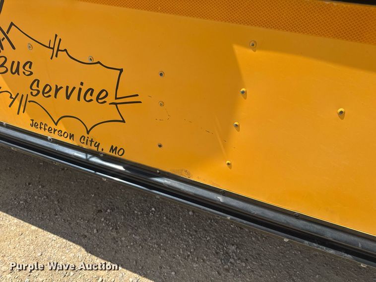 image for item DV4023 2002 International 3800 school bus