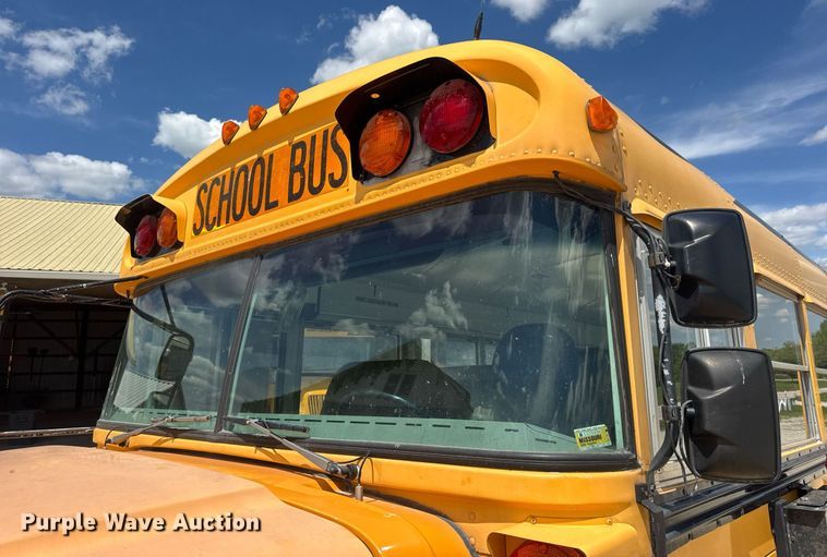 image for item DV4023 2002 International 3800 school bus