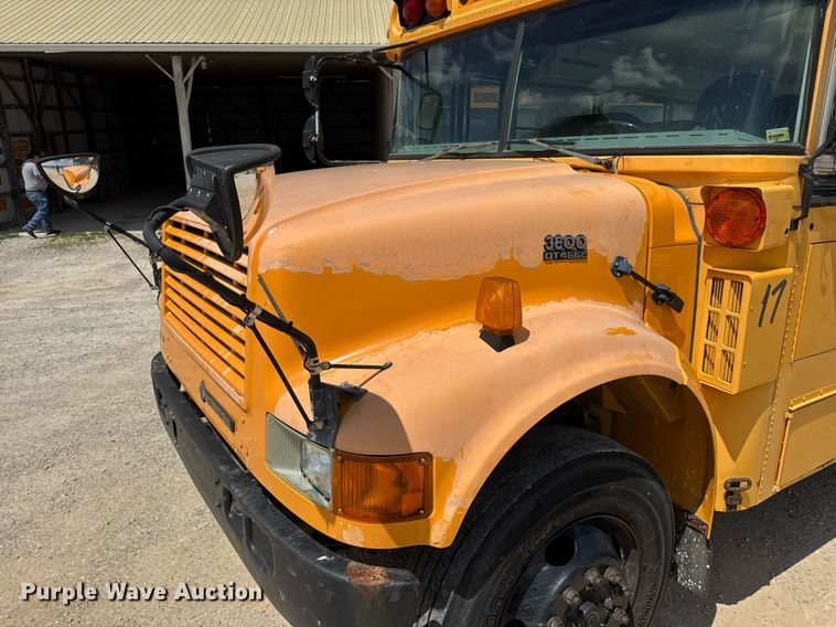 image for item DV4023 2002 International 3800 school bus