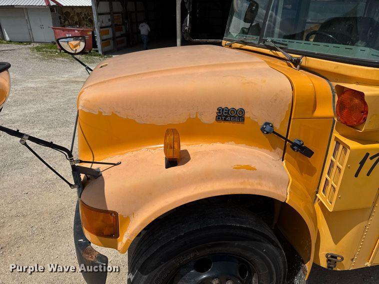 image for item DV4023 2002 International 3800 school bus