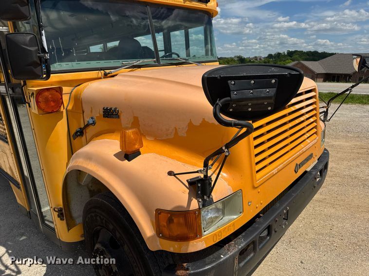 image for item DV4023 2002 International 3800 school bus
