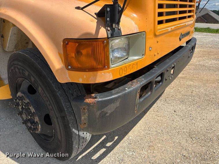 image for item DV4023 2002 International 3800 school bus