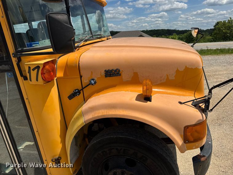 image for item DV4023 2002 International 3800 school bus