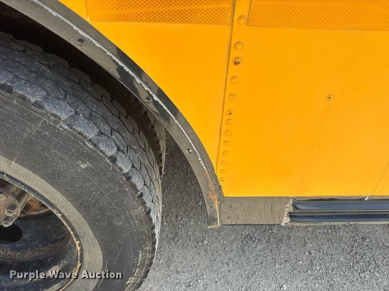 image for item DV4023 2002 International 3800 school bus