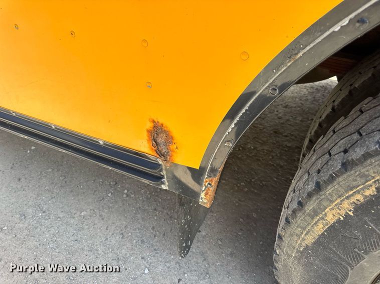 image for item DV4023 2002 International 3800 school bus