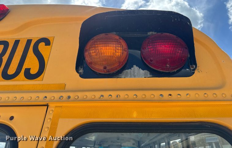 image for item DV4023 2002 International 3800 school bus