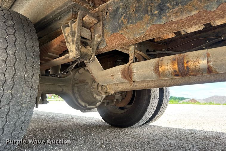 image for item DV4023 2002 International 3800 school bus