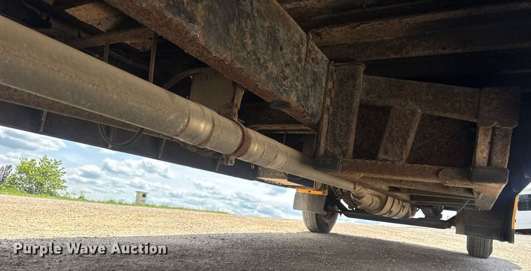 image for item DV4023 2002 International 3800 school bus