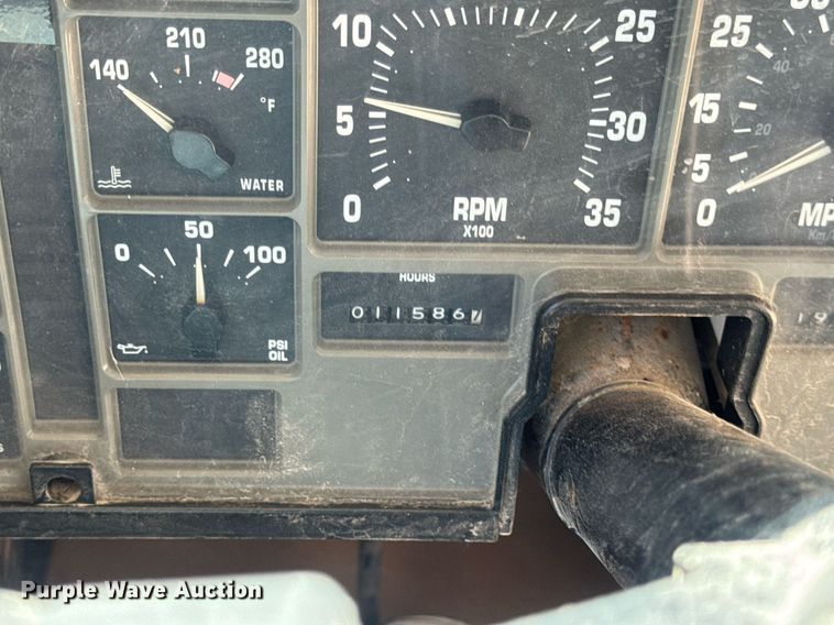 image for item DV4023 2002 International 3800 school bus