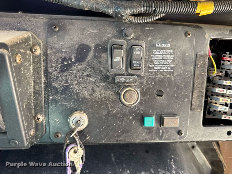 image for item DV4023 2002 International 3800 school bus