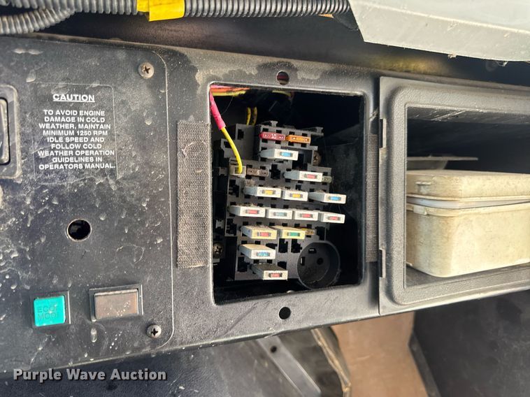 image for item DV4023 2002 International 3800 school bus