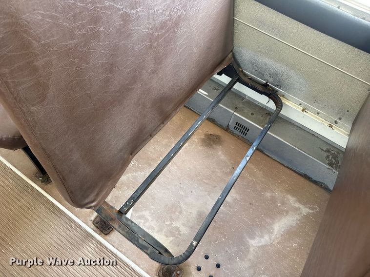 image for item DV4023 2002 International 3800 school bus