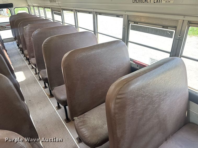 image for item DV4023 2002 International 3800 school bus