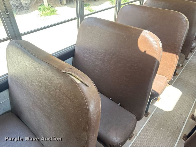 image for item DV4023 2002 International 3800 school bus