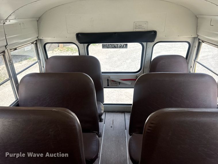 image for item DV4023 2002 International 3800 school bus