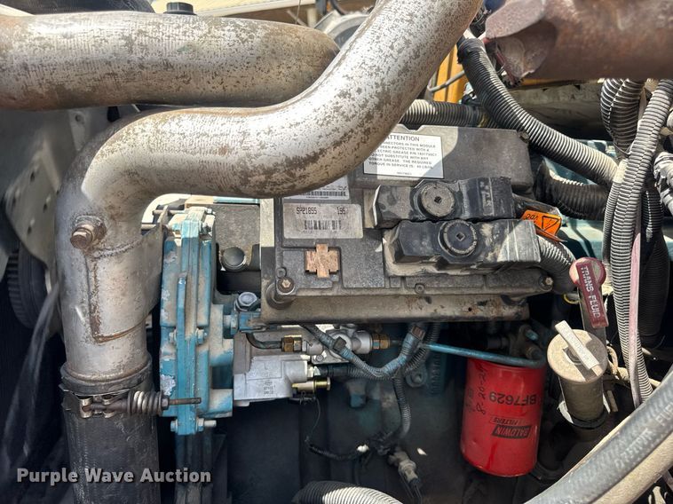 image for item DV4023 2002 International 3800 school bus