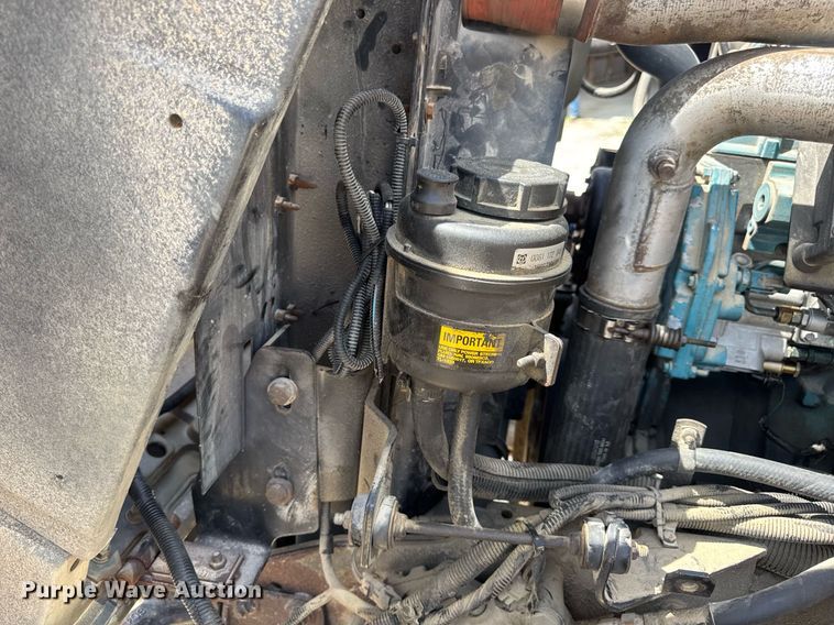 image for item DV4023 2002 International 3800 school bus