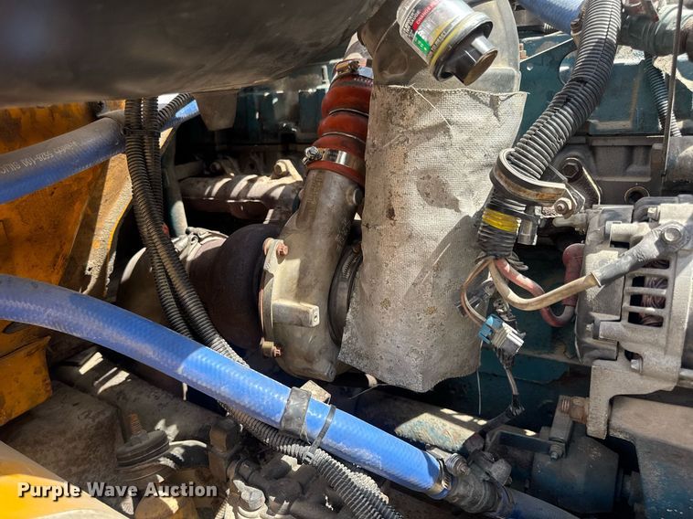 image for item DV4023 2002 International 3800 school bus