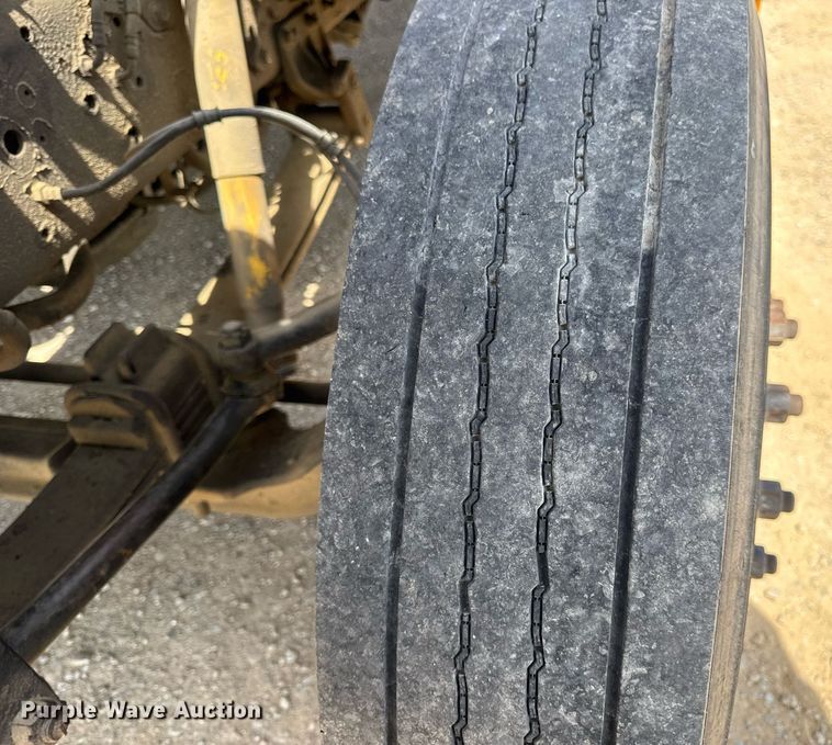 image for item DV4023 2002 International 3800 school bus