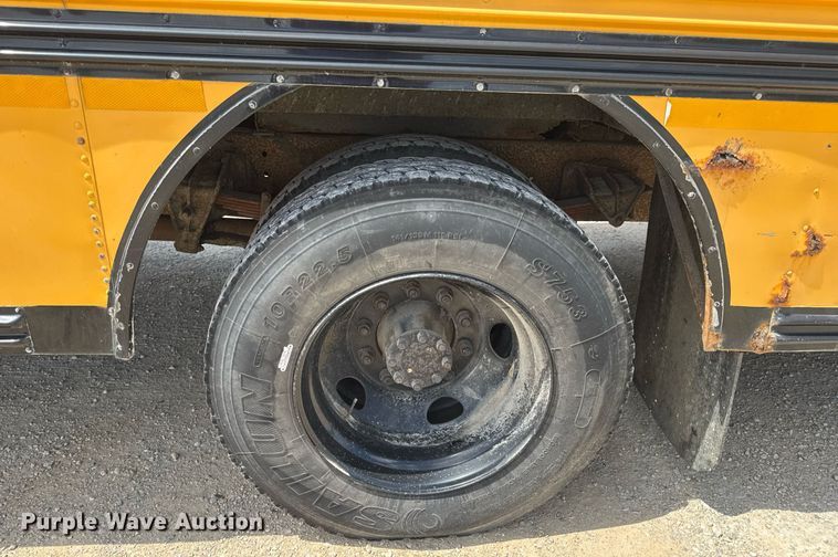 image for item DV4023 2002 International 3800 school bus
