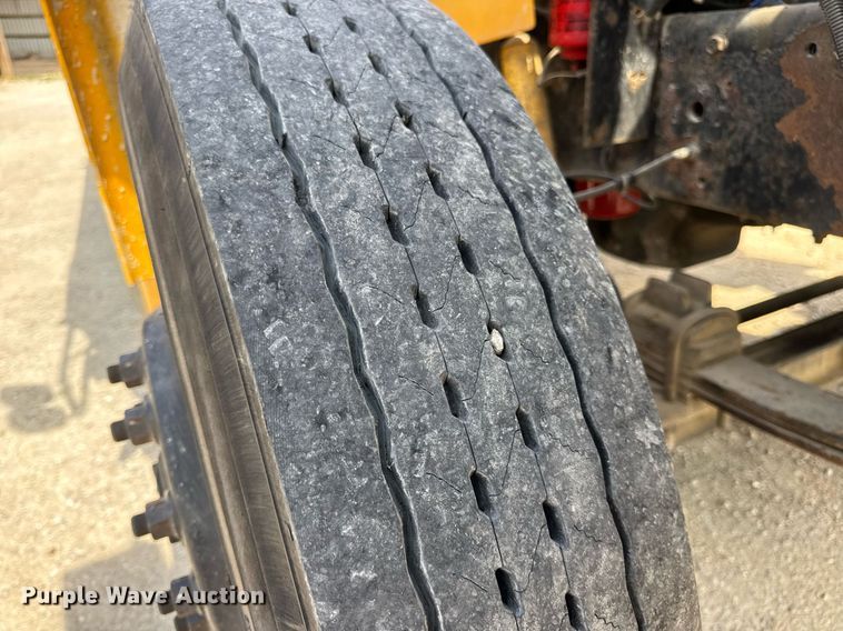 image for item DV4023 2002 International 3800 school bus