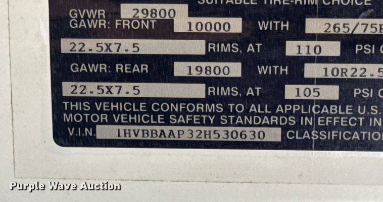 image for item DV4023 2002 International 3800 school bus