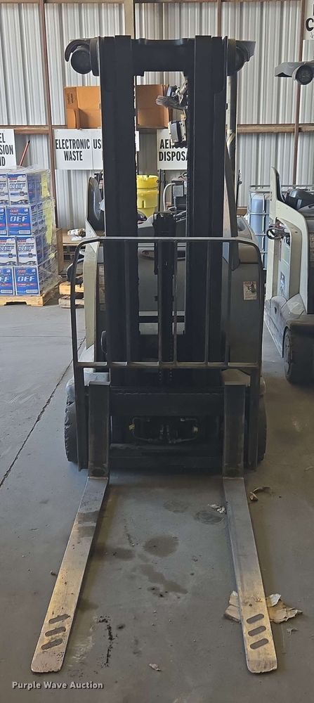 image for item DW1931 Crown RC5545-40 forklift