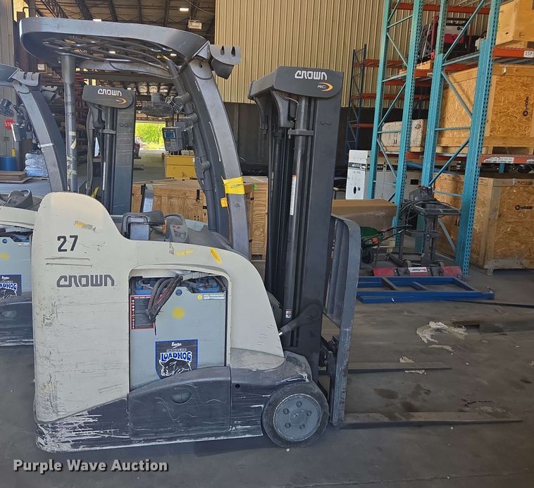 image for item DW1931 Crown RC5545-40 forklift