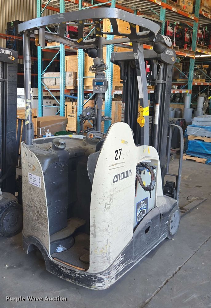 image for item DW1931 Crown RC5545-40 forklift