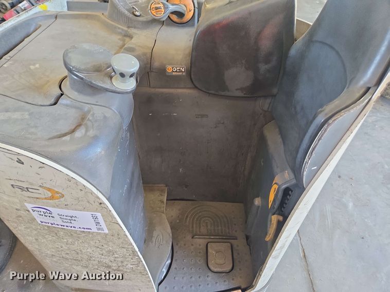 image for item DW1931 Crown RC5545-40 forklift