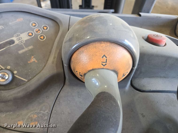 image for item DW1931 Crown RC5545-40 forklift