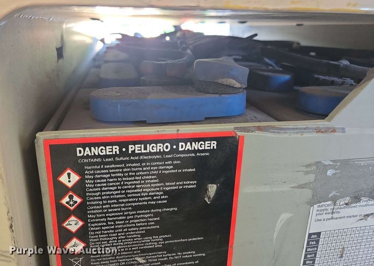 image for item DW1931 Crown RC5545-40 forklift