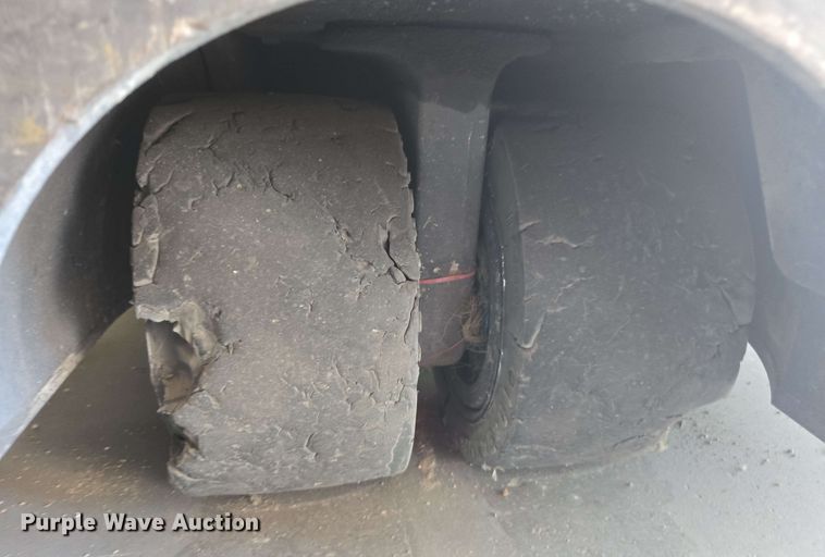 image for item DW1931 Crown RC5545-40 forklift