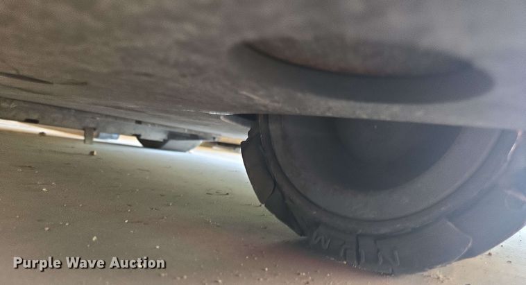 image for item DW1931 Crown RC5545-40 forklift